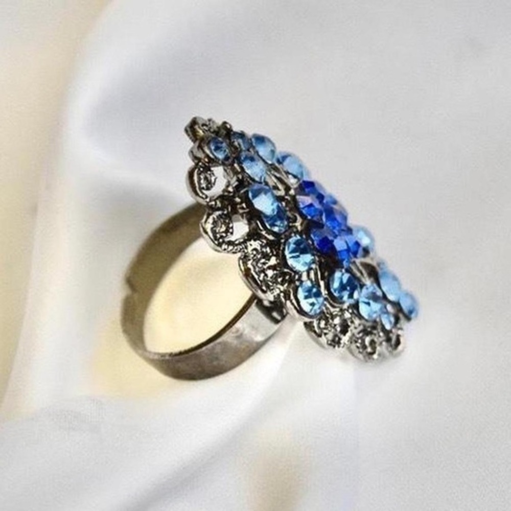 Blue Diamond Ring - Picture 3 of 4